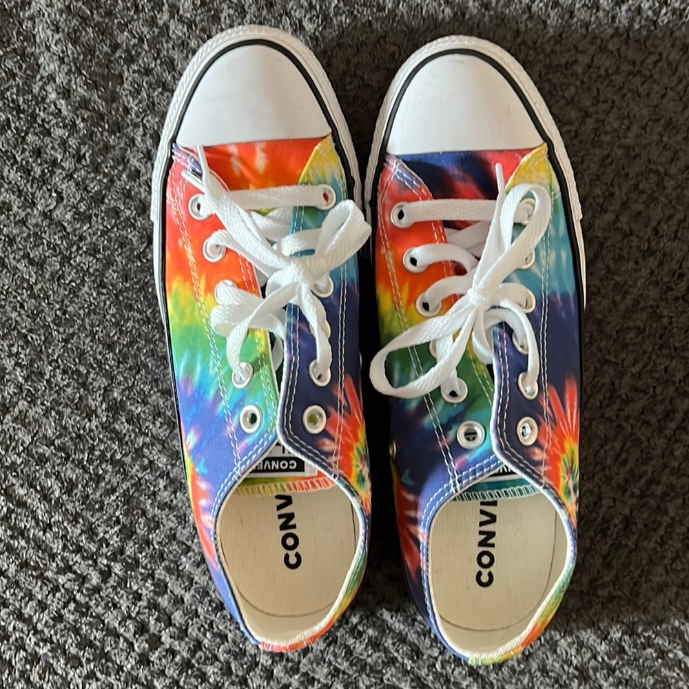 Converse tie died sneakers. Size 6 mens 8 woman’s